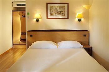 Campanile Centre Hotel Créteil